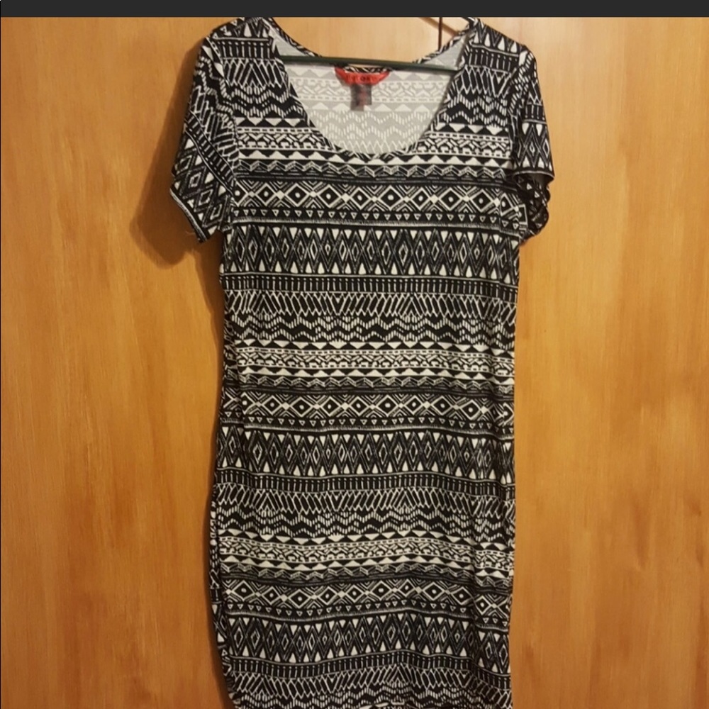 Black and white stretch dress